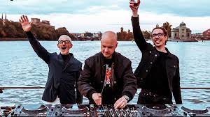 ABOVE E BEYOND